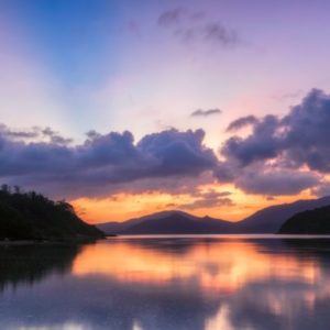 Wandbild-See-in-der-Abenddaemmerung